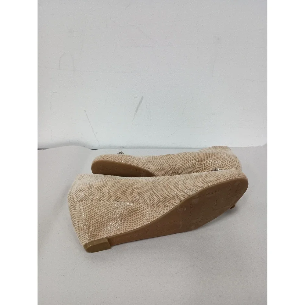 Y2K BCBGeneration Wedge Pumps Womens 8.5B Beige Snakeskin Rhinestone Shoes